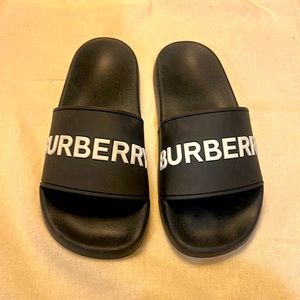 Burberry sandals size 38